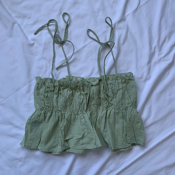 SHEIN Crop Top - Picture 2 of 4